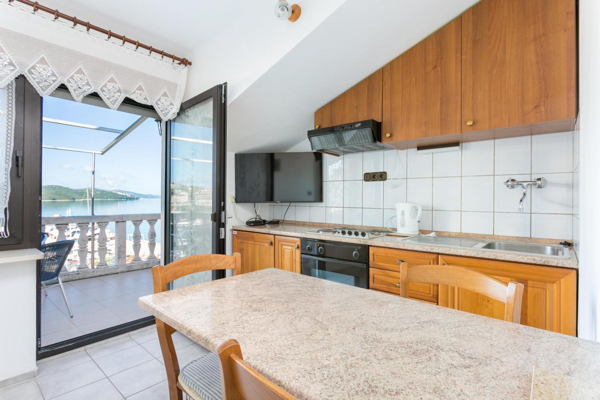 Seaside Apartments With A Swimming Pool Okrug Gornji, Ciovo - 11374 Trogir Exterior foto