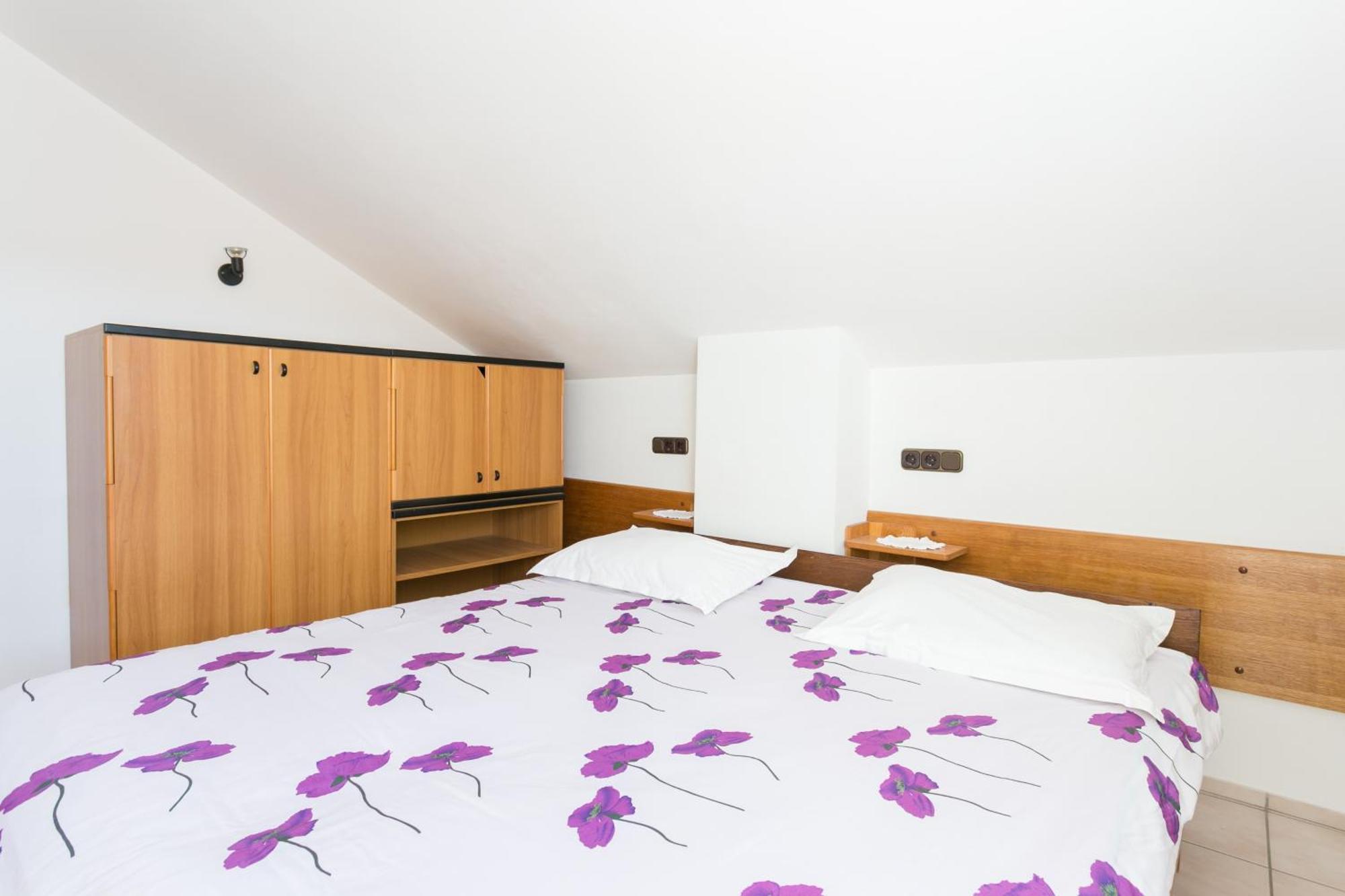 Seaside Apartments With A Swimming Pool Okrug Gornji, Ciovo - 11374 Trogir Quarto foto