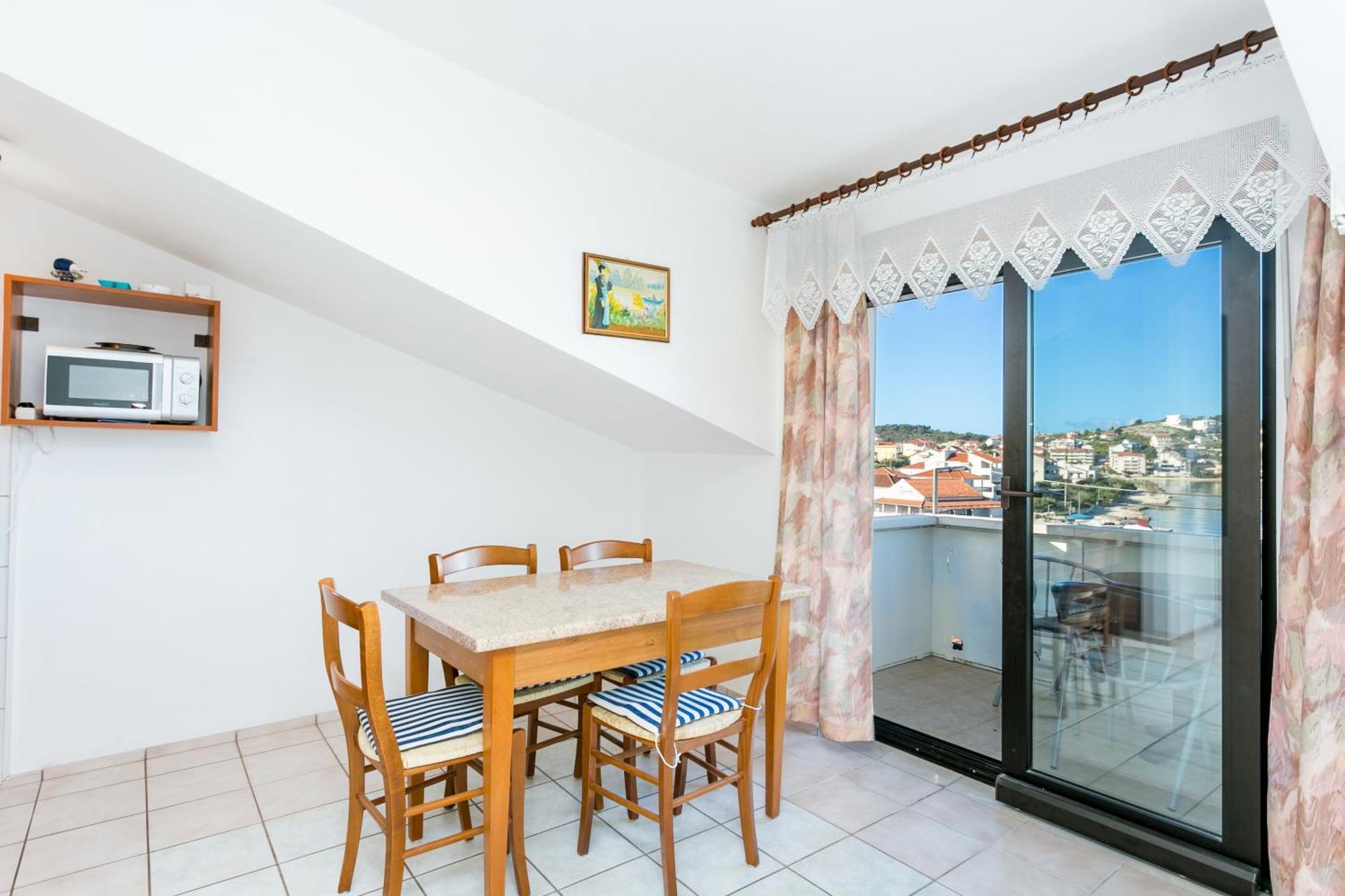 Seaside Apartments With A Swimming Pool Okrug Gornji, Ciovo - 11374 Trogir Quarto foto