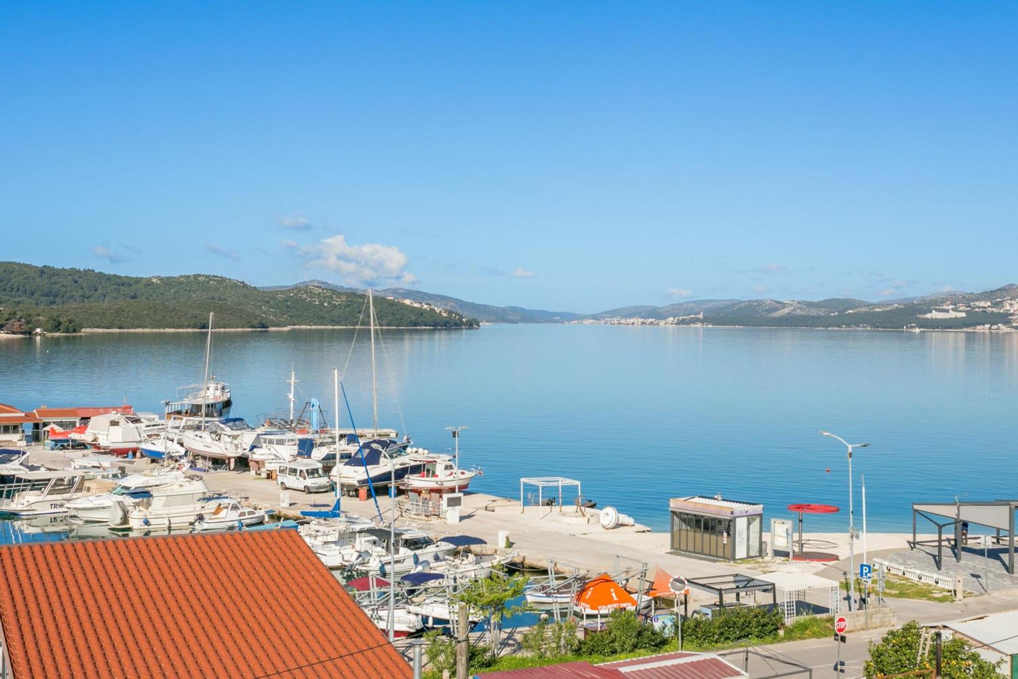 Seaside Apartments With A Swimming Pool Okrug Gornji, Ciovo - 11374 Trogir Exterior foto
